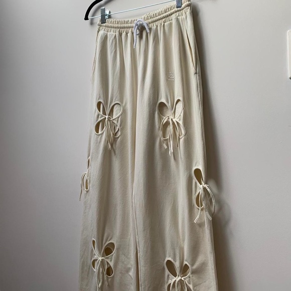 J.Kim Cream Petal Cutout Sweatpants from SS 2021 - Picture 2 of 7